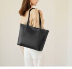 Foxer 958V422F Δερμάτινη Γυναικεία Τσάντα Shopper / Ώμου Σε Μαύρο - Image 2